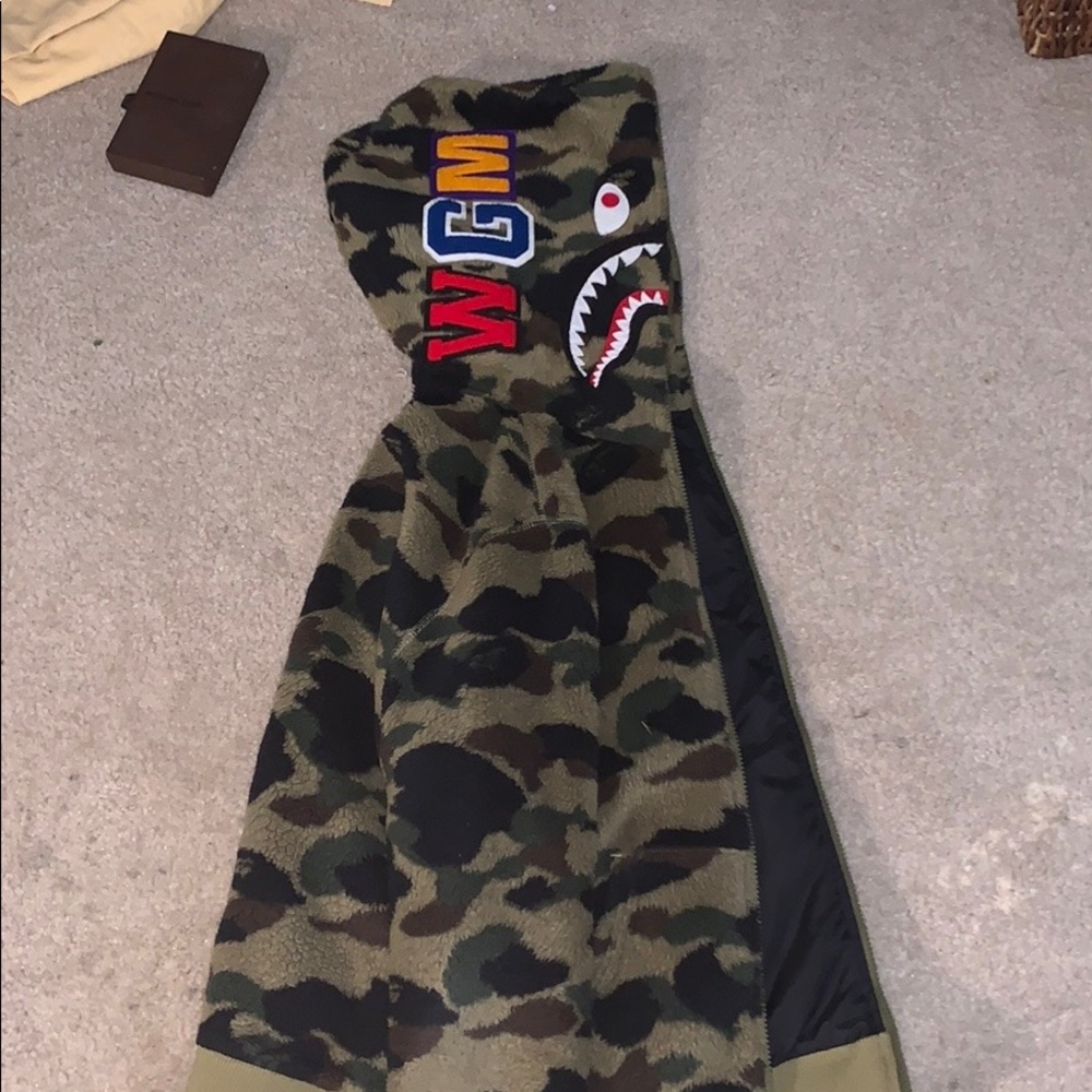 Small Bape jacket - Picture 2 of 3